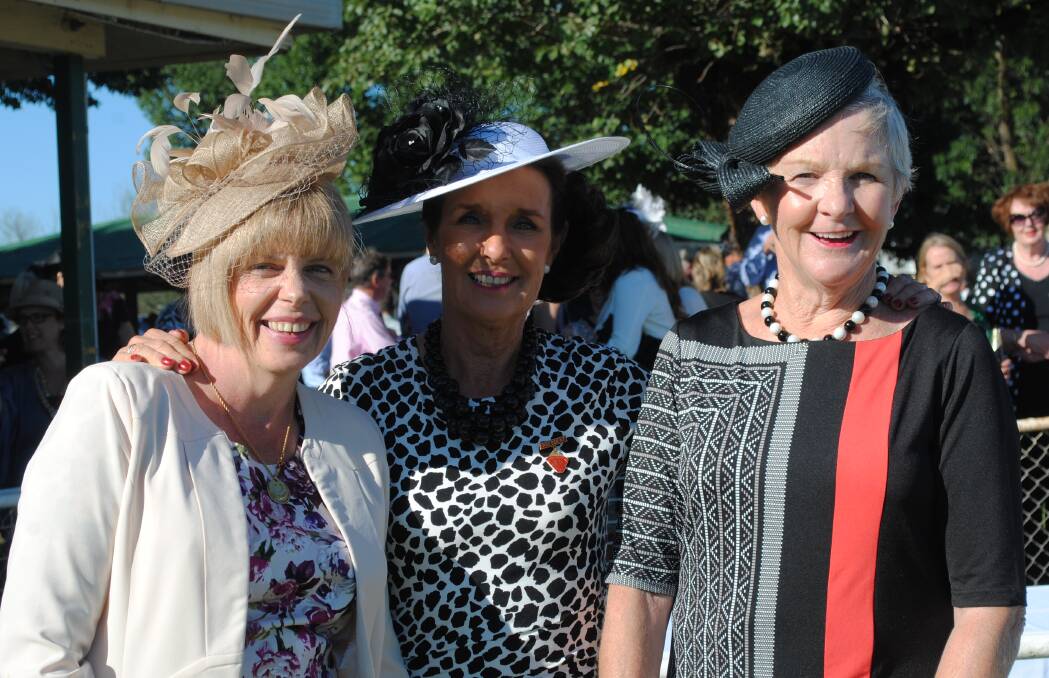 Most Fashionable Local Runner Up Liz Papworth, Susie Finlay with the Winner Pat Pitzen
