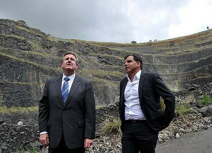 Waste empire ... Barry O'Farrell with the Dial A Dump founder Ian Malouf at the Eastern Creek landfill site.