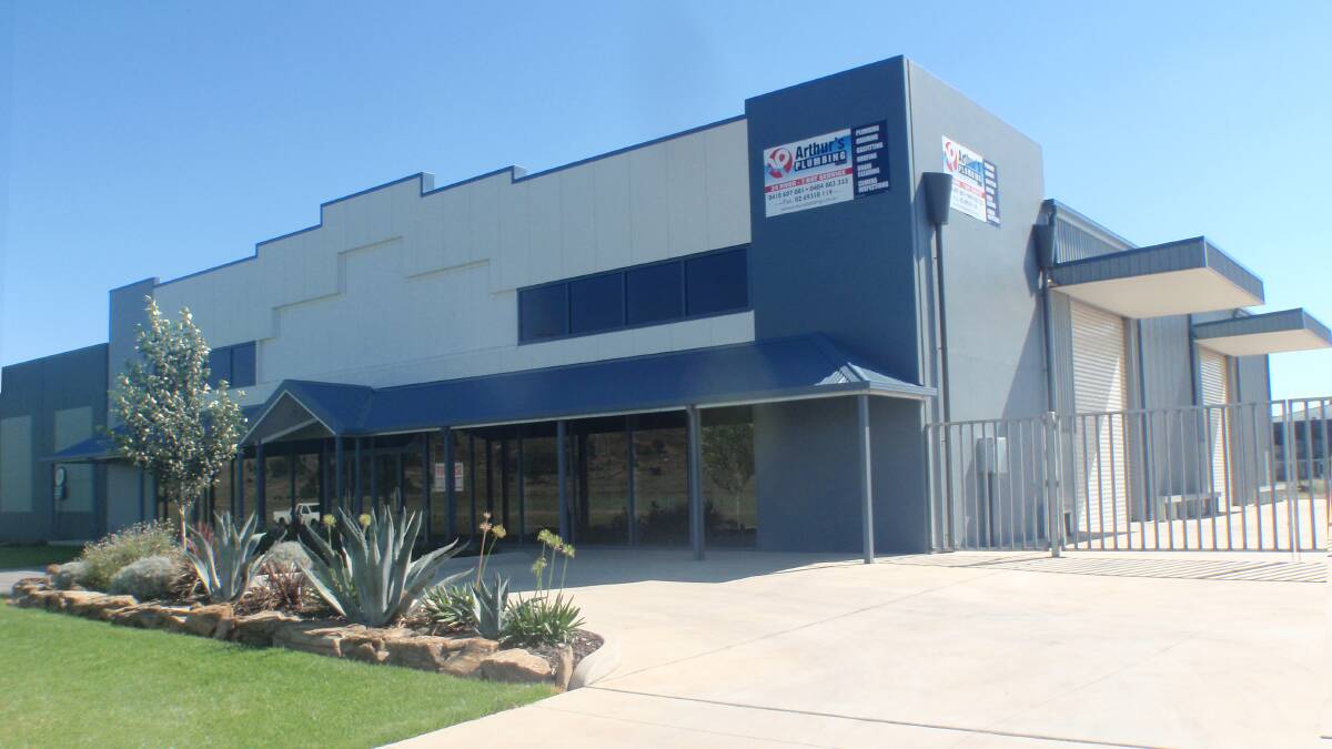 95 Copland Street: The property is located among other businesses including Aces Swim School, Freedom Pools, Riverina Ski Sports.
