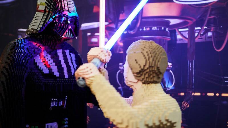 Lego Star Wars exhibition - Battlescene Darth / Luke - Photo Melbourne Museum