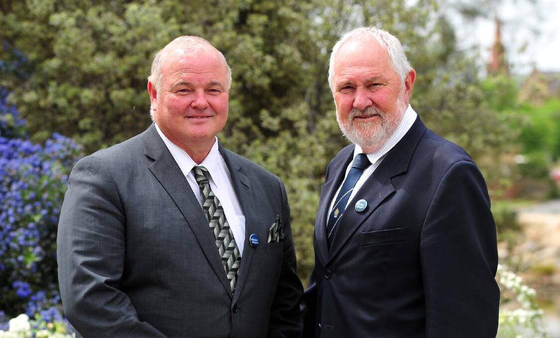 Former Wagga general manager Alan Eldridge with then-mayor Rod Kendall in 2015.