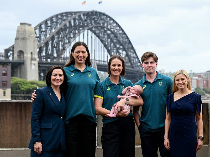 Anna Meares, Marianna Tolo, Alyce Wood with daughter Maeve, Rohan Browning and Alisa Camplin-Warner. Photo: Bianca De Marchi/AAP PHOTOS Anna Meares, Marianna Tolo, Alyce Wood with daughter Maeve, Rohan Browning and Alisa Camplin-Warner. Photo: Bianca De Marchi/AAP PHOTOS