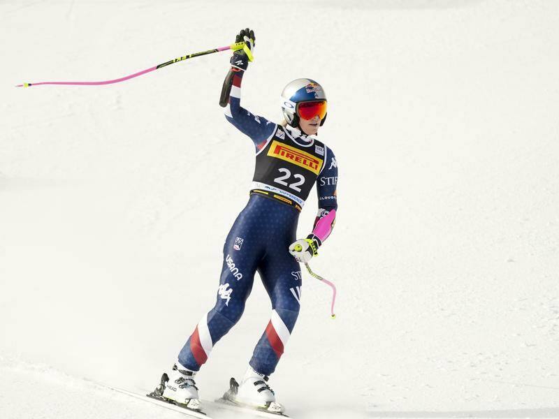 Lindsey Vonn acknowledges the crowd at Cortina after skiing down the course following a fall. Photo: AP PHOTO