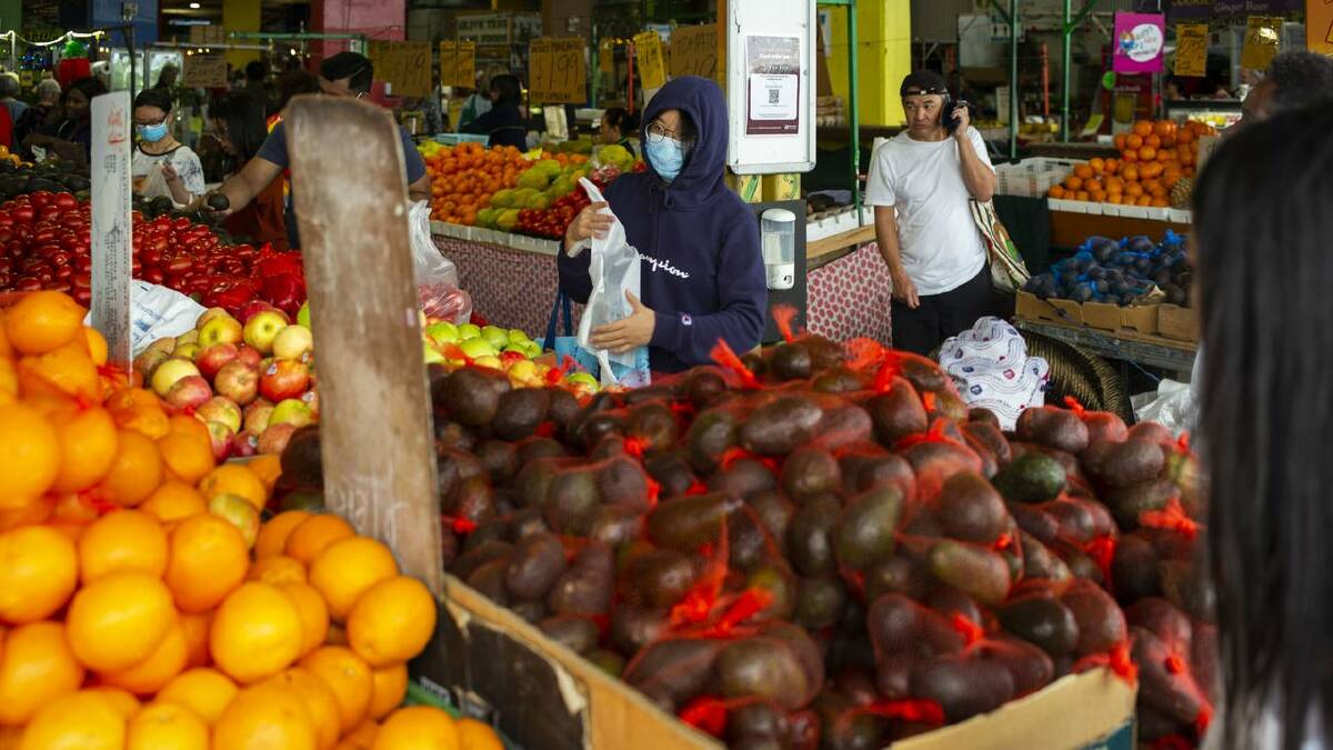 Produce is plentiful in Cairns but getting it to Cape York is a separate challenge. (Sean Davey/AAP PHOTOS) Produce is plentiful in Cairns but getting it to Cape York is a separate challenge. (Sean Davey/AAP PHOTOS)