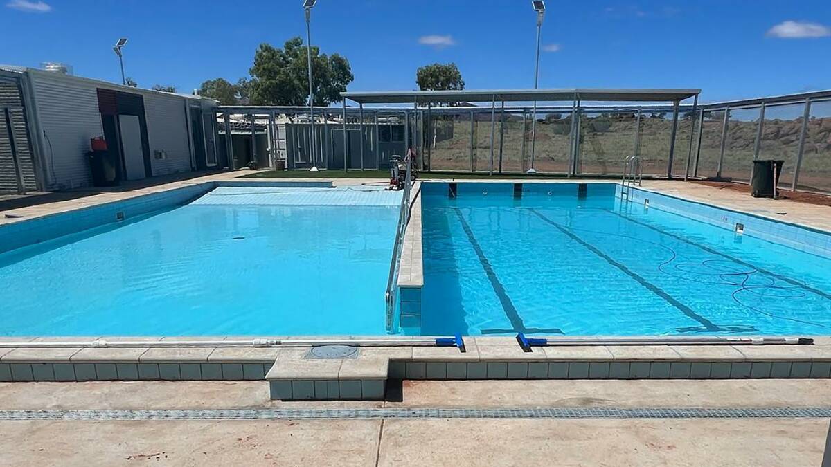 A new pool at Ernabella in remote South Australia is making a splash with locals. (HANDOUT/SA EDUCATION DEPARTMENT) A new pool at Ernabella in remote South Australia is making a splash with locals. (HANDOUT/SA EDUCATION DEPARTMENT)