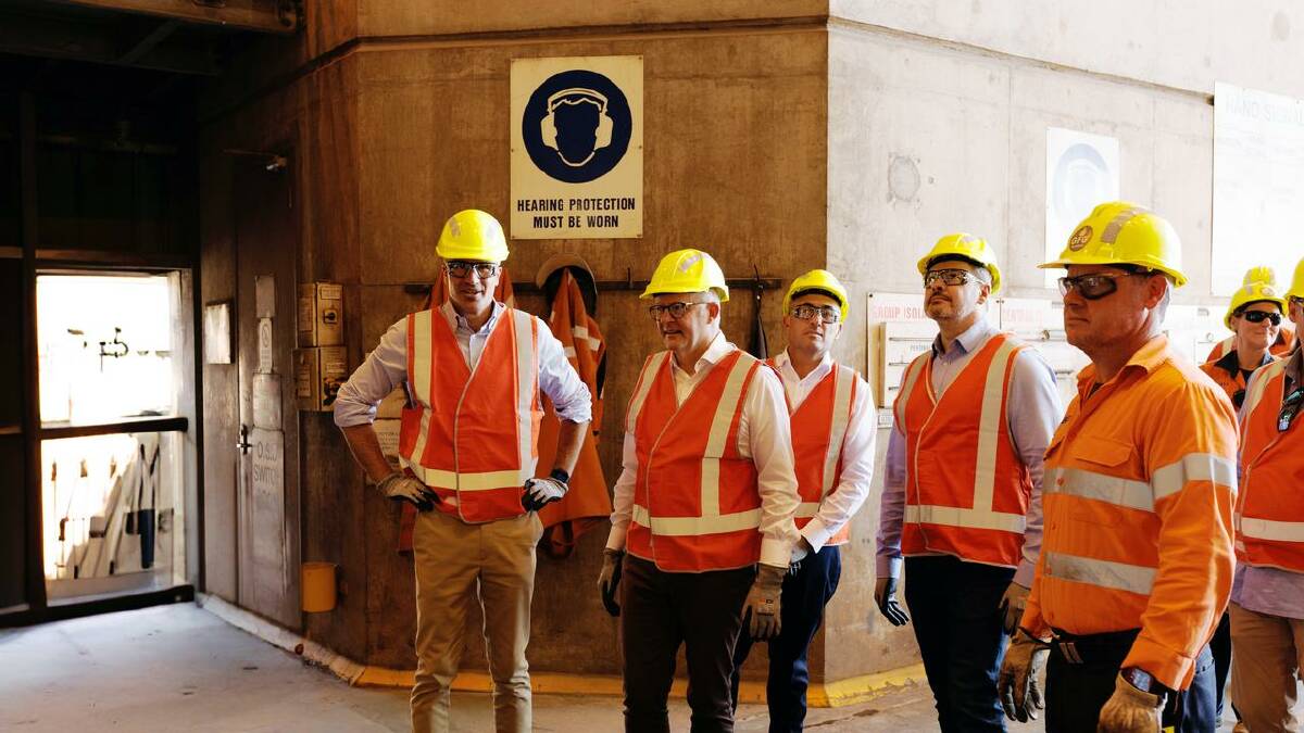 Prime Minister Anthony Albanese and SA Premier Peter Malinauskas (left) announce a support package. (Isabella Ward/AAP PHOTOS) Prime Minister Anthony Albanese and SA Premier Peter Malinauskas (left) announce a support package. (Isabella Ward/AAP PHOTOS)