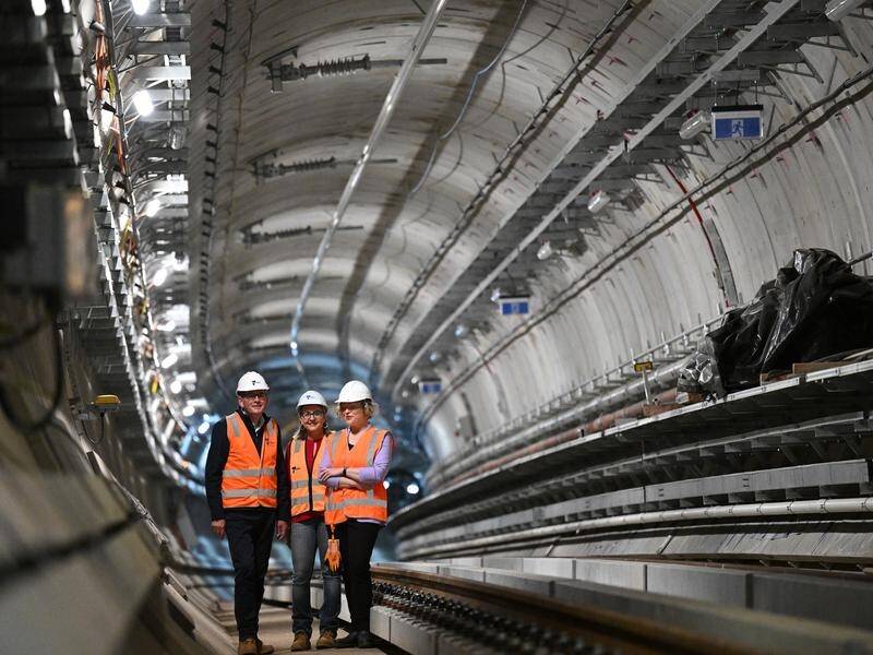 One builder says Melbourne's Metro Tunnel is on track to begin operating in September of next year. (James Ross/AAP PHOTOS)