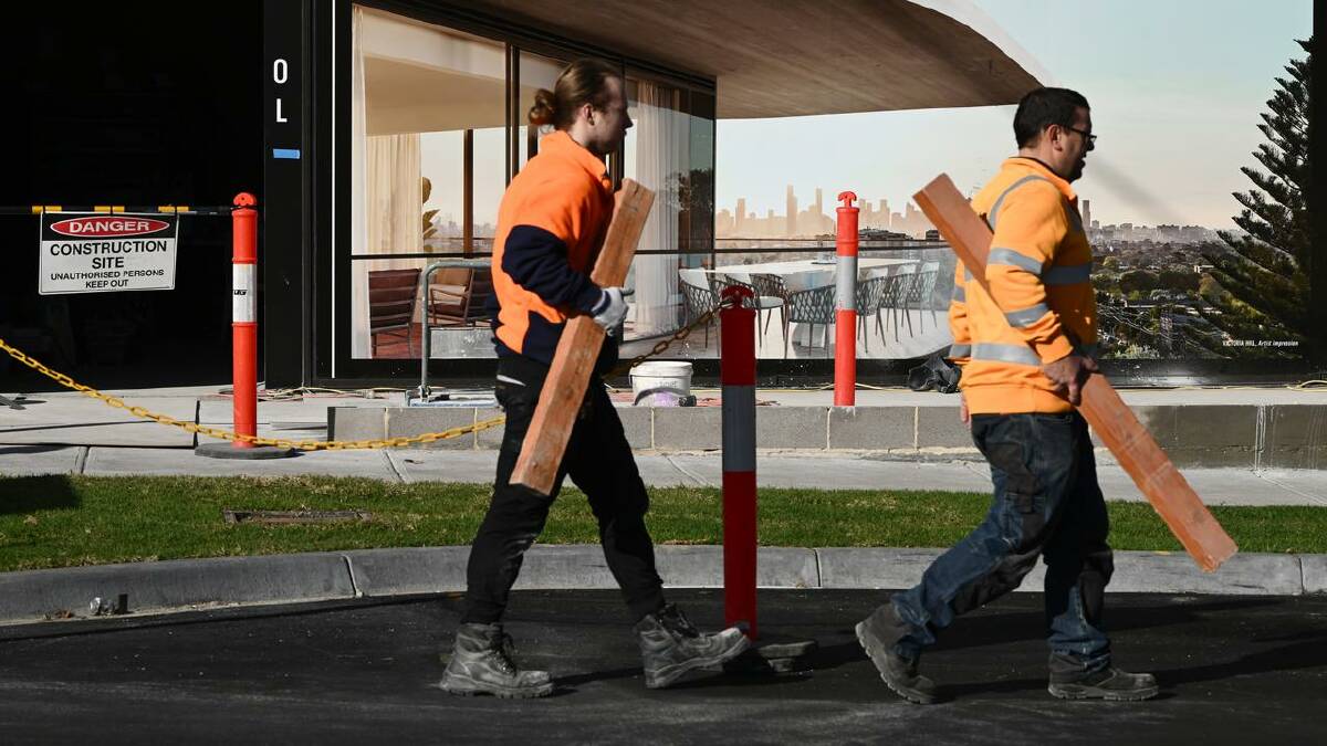 AMP chief economist Shane Oliver expects data to show "an economy continuing to muddle along". (Joel Carrett/AAP PHOTOS) AMP chief economist Shane Oliver expects data to show "an economy continuing to muddle along". (Joel Carrett/AAP PHOTOS)